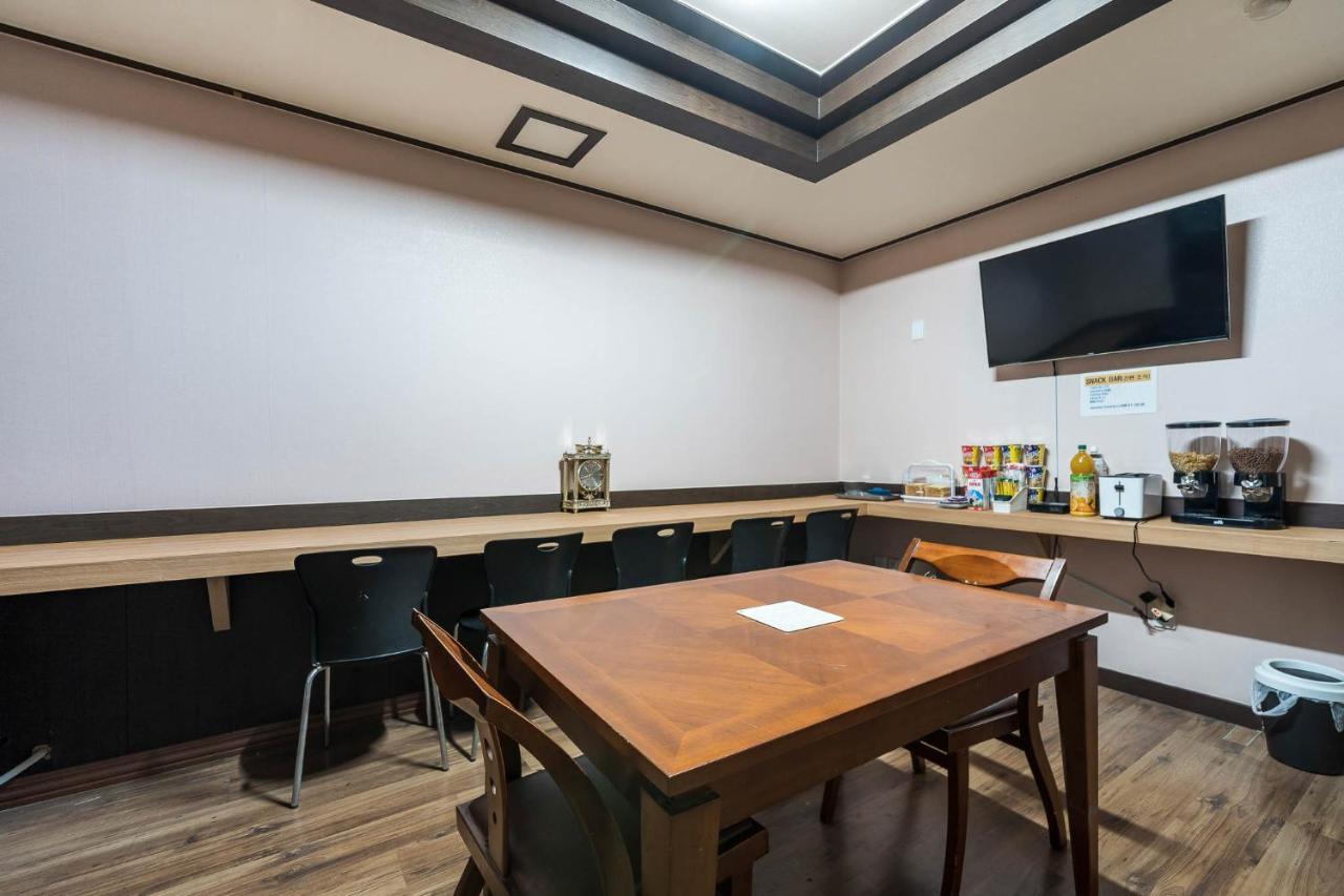 Mu Hotel Sasang Экстерьер фото